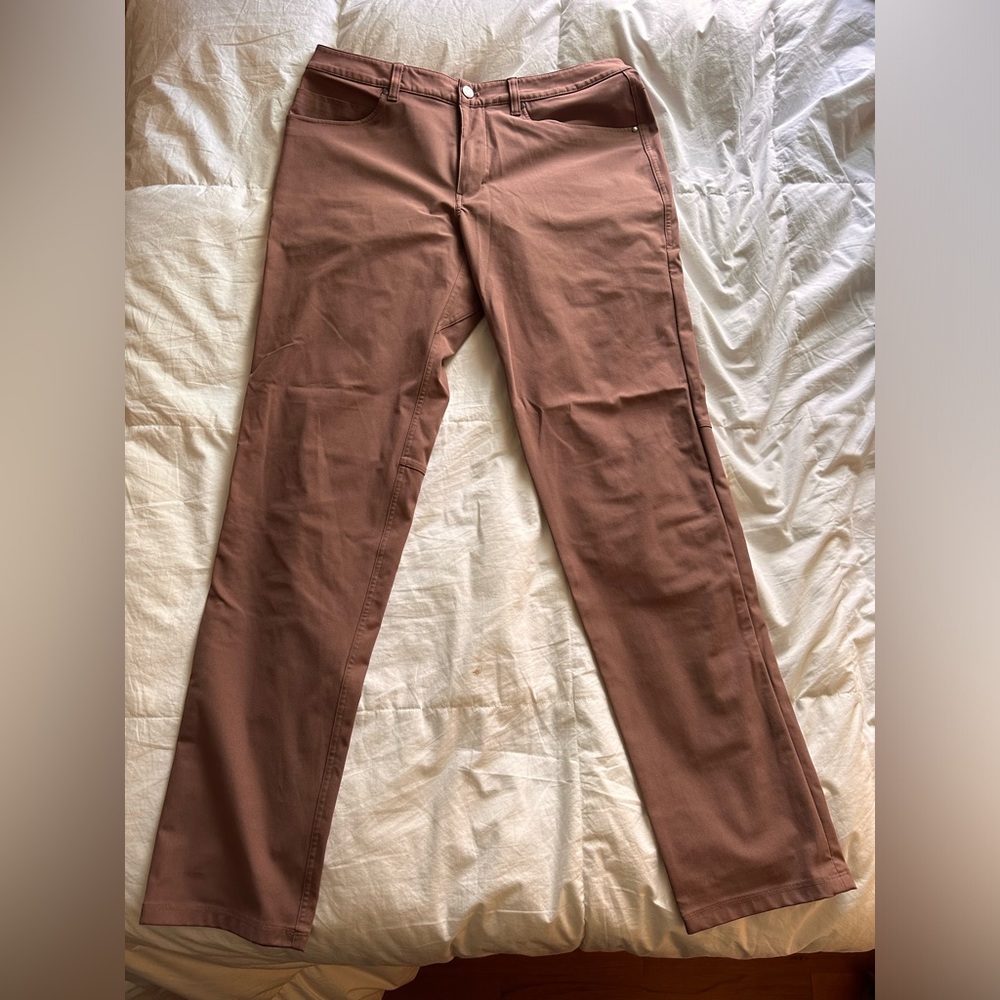 Lululemon ABC Pants - 33x34 - brown / red coloring